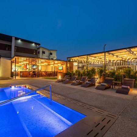 Eden Gardens Hotel Accra Esterno foto